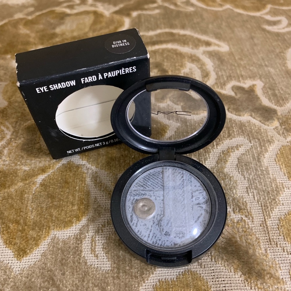 MAC eye shadow